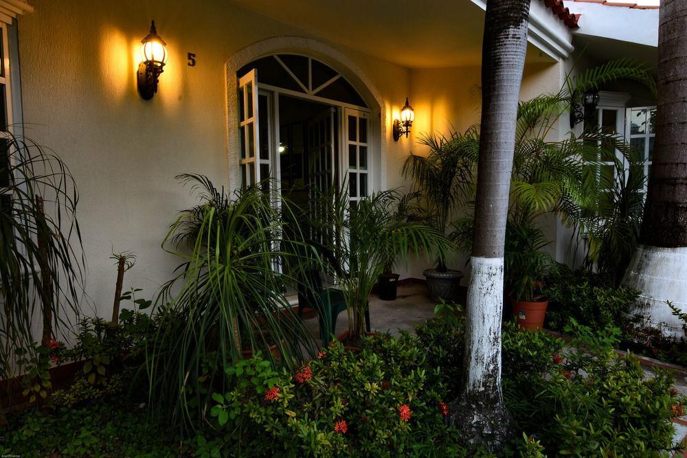 Tulipanes Cancun Villa Exterior photo